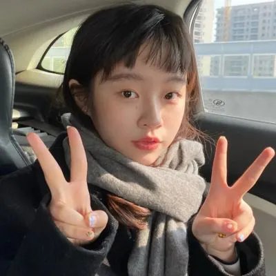 着牛仔裤的钟馗
